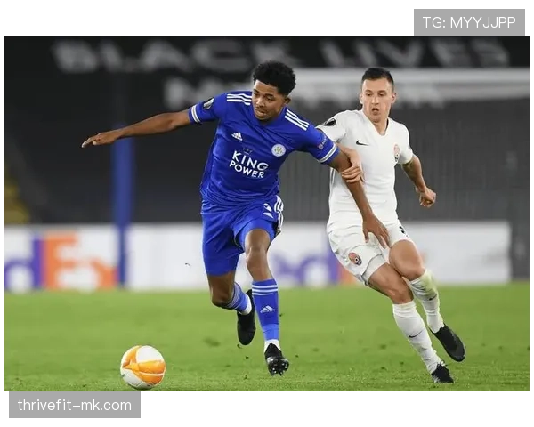 切尔西大规模引援效果争议：高投入能否转化为赛场表现，仍需实战检验